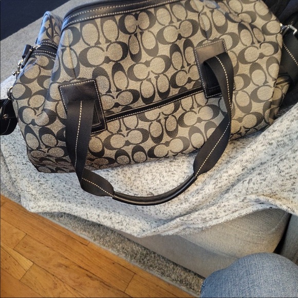 💜COACH HERITAGE STRIPE BOSTON. 💜. BLK/LT Grey TRAVEL BAG - Picture 3 of 12